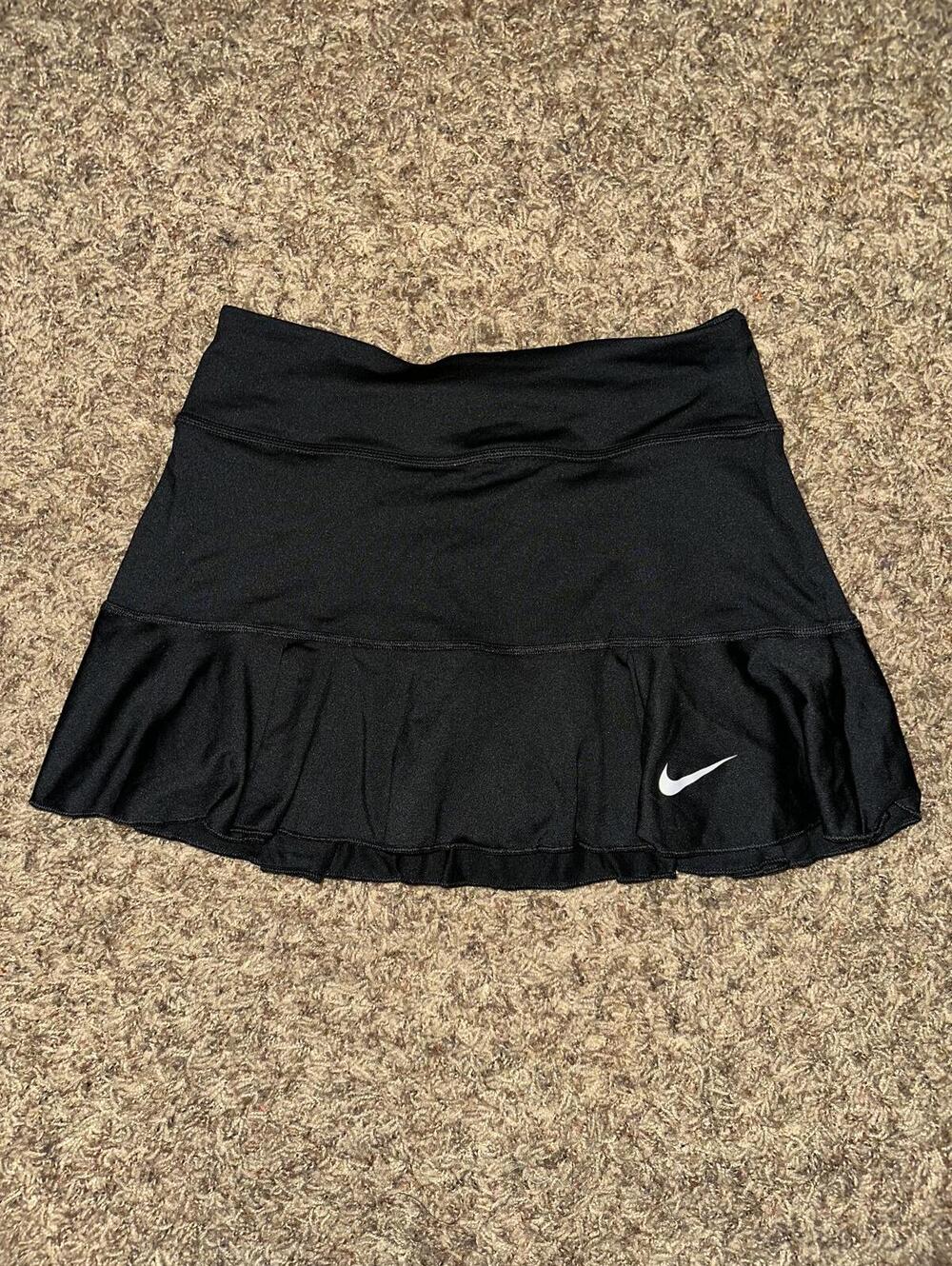 Nike Women’s Flirty Knit Black/White Skirt